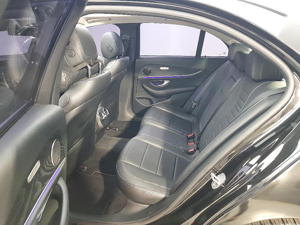 Mercedes Benz E class - Vista 9