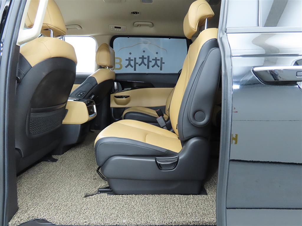 KIA Carnival - Vista 6