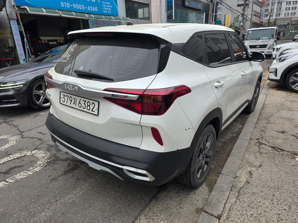 KIA Seltos - Vista 4