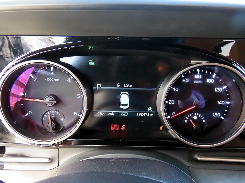 KIA Carnival - Vista 10