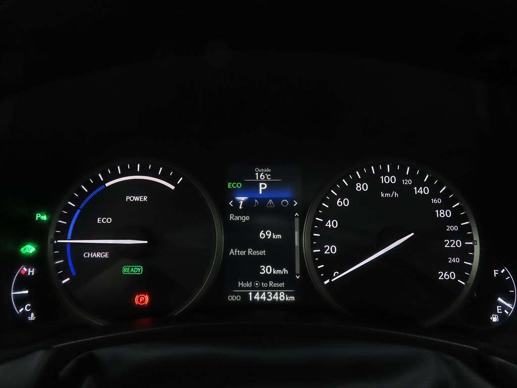 Lexus NX - Vista 9