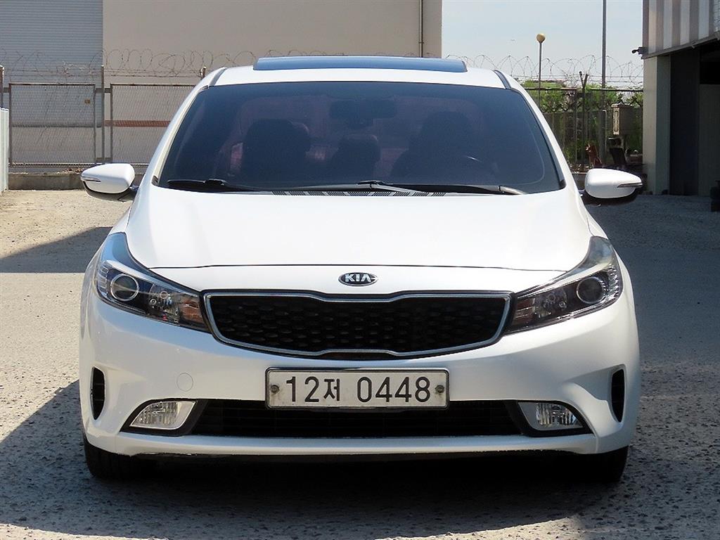 KIA K3 2017 Blanco - Importación desde Corea - HF Imports Iquique - Foto 1