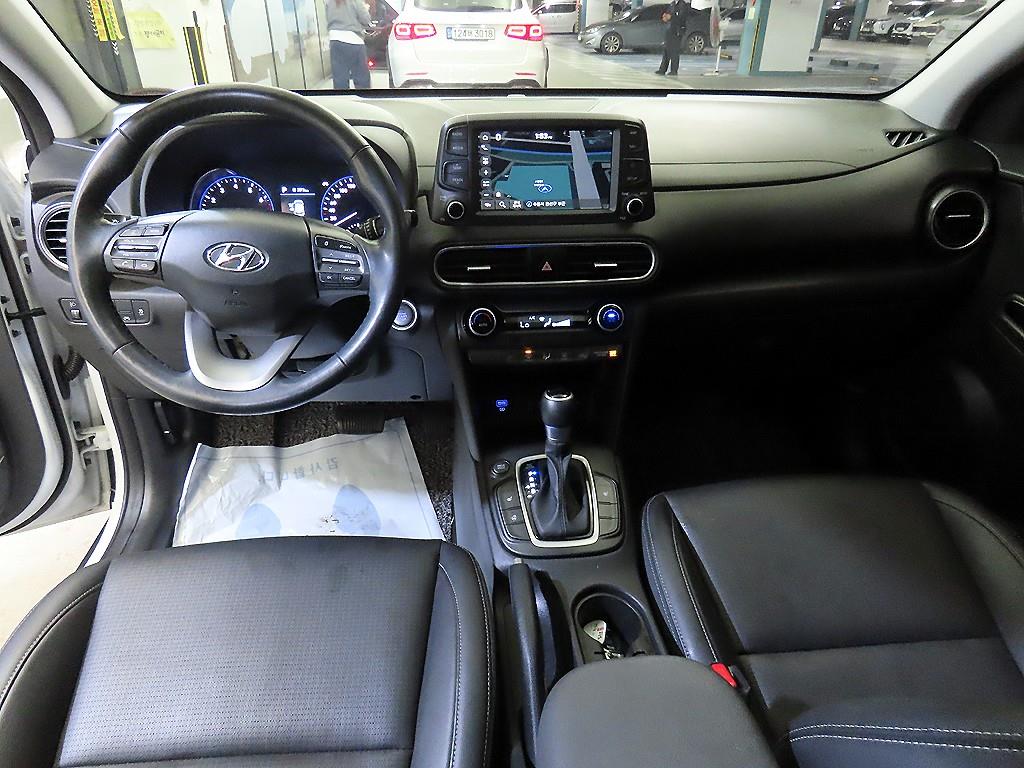 HYUNDAI Kona - Vista 10