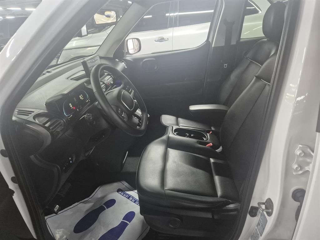 HYUNDAI Casper - Vista 5