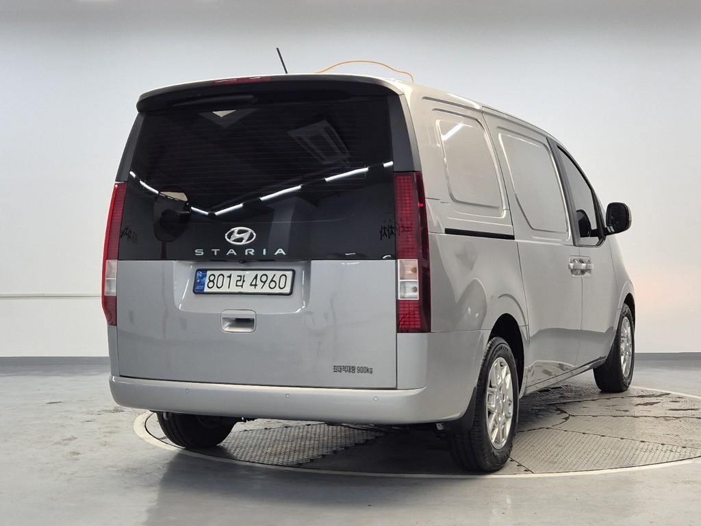 HYUNDAI Staria - Vista 3