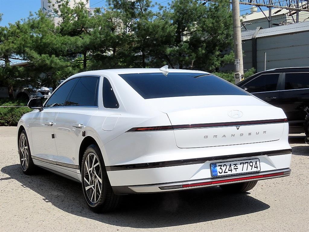 HYUNDAI Grandeur - Vista 3