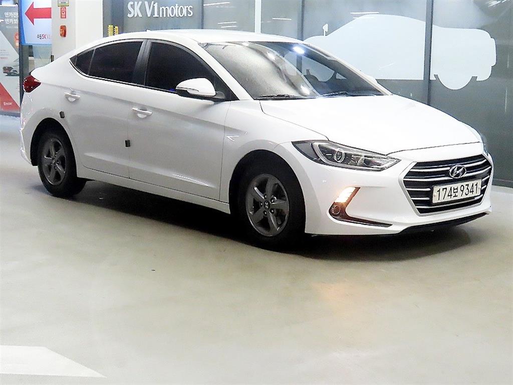 HYUNDAI Avante 2018 Blanco - Importación desde Corea - HF Imports Iquique - Foto 1