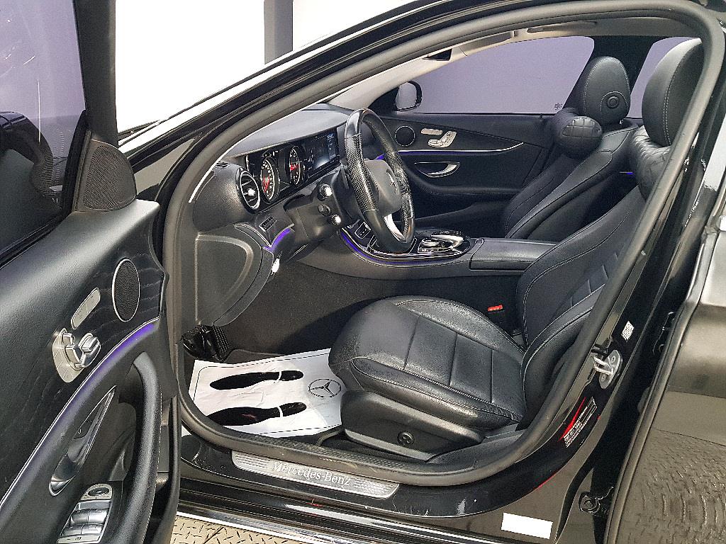 Mercedes Benz E class - Vista 8