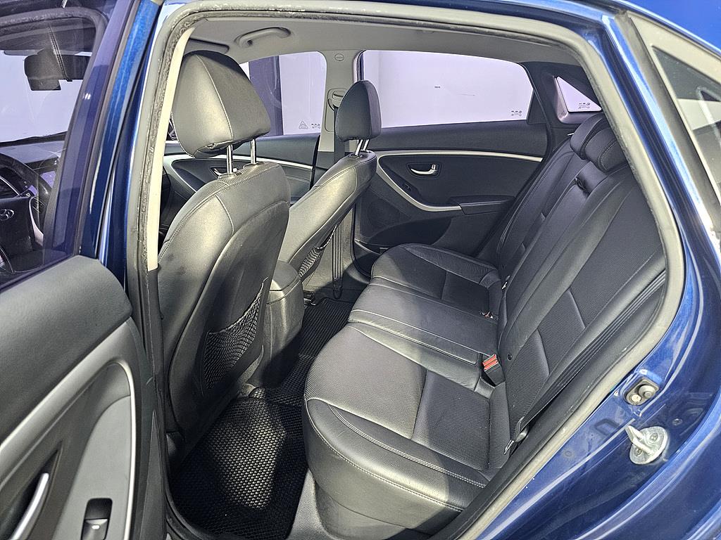 HYUNDAI i30 - Vista 9