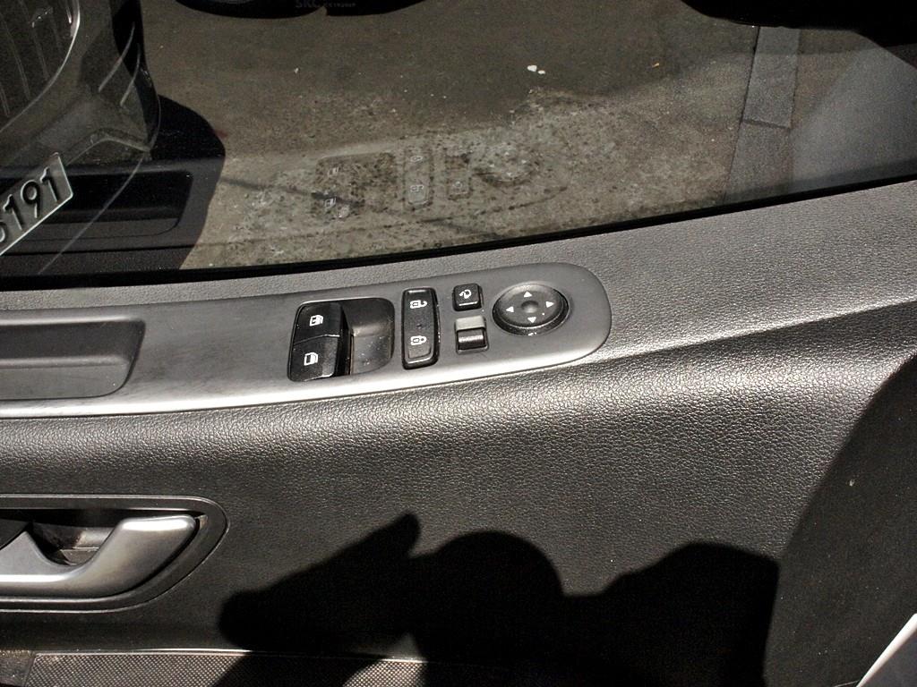 HYUNDAI Staria 2023 Blanco - Importación desde Corea - HF Imports Iquique - Foto 13