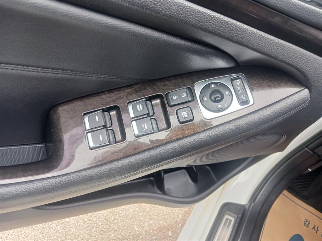 KIA K7 - Vista 9