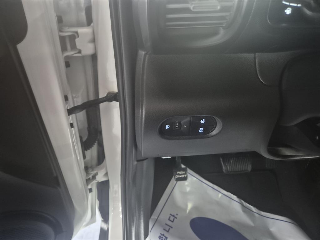 HYUNDAI Casper - Vista 9