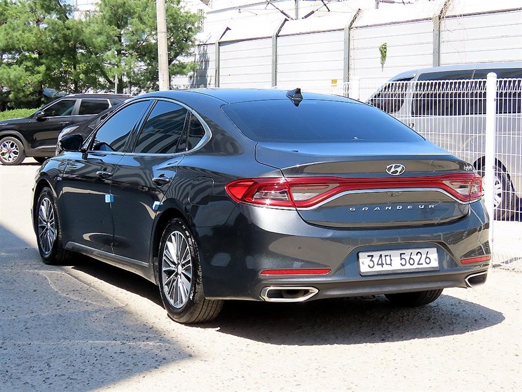 HYUNDAI Grandeur - Vista 3