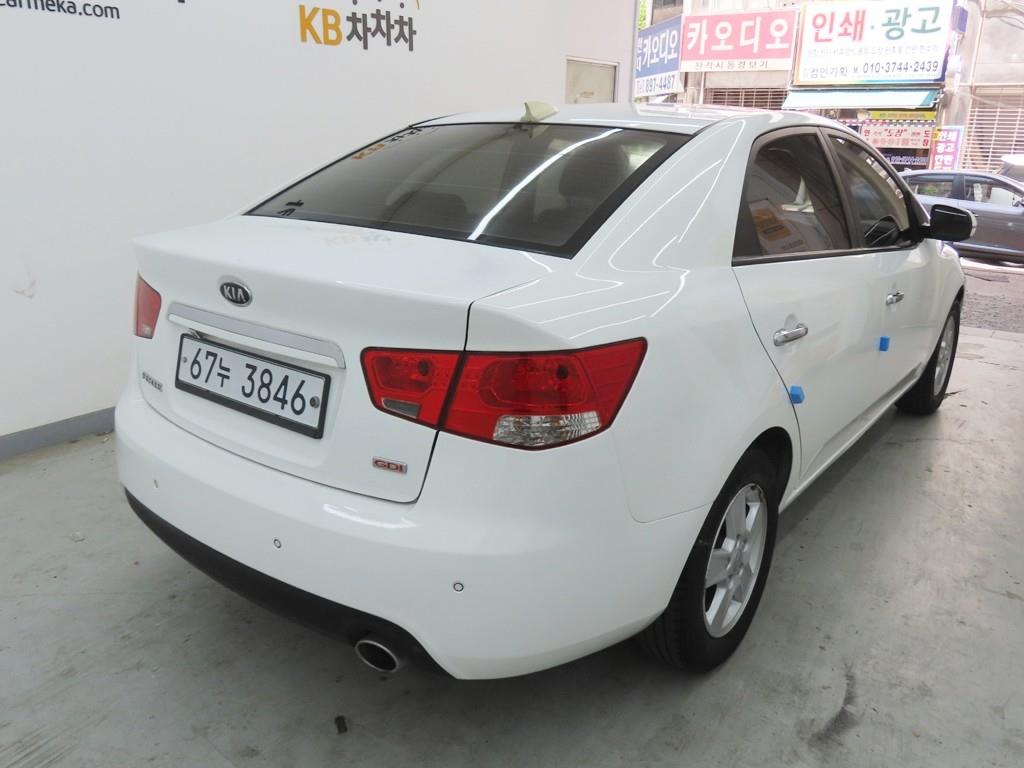 KIA Forte - Vista 3