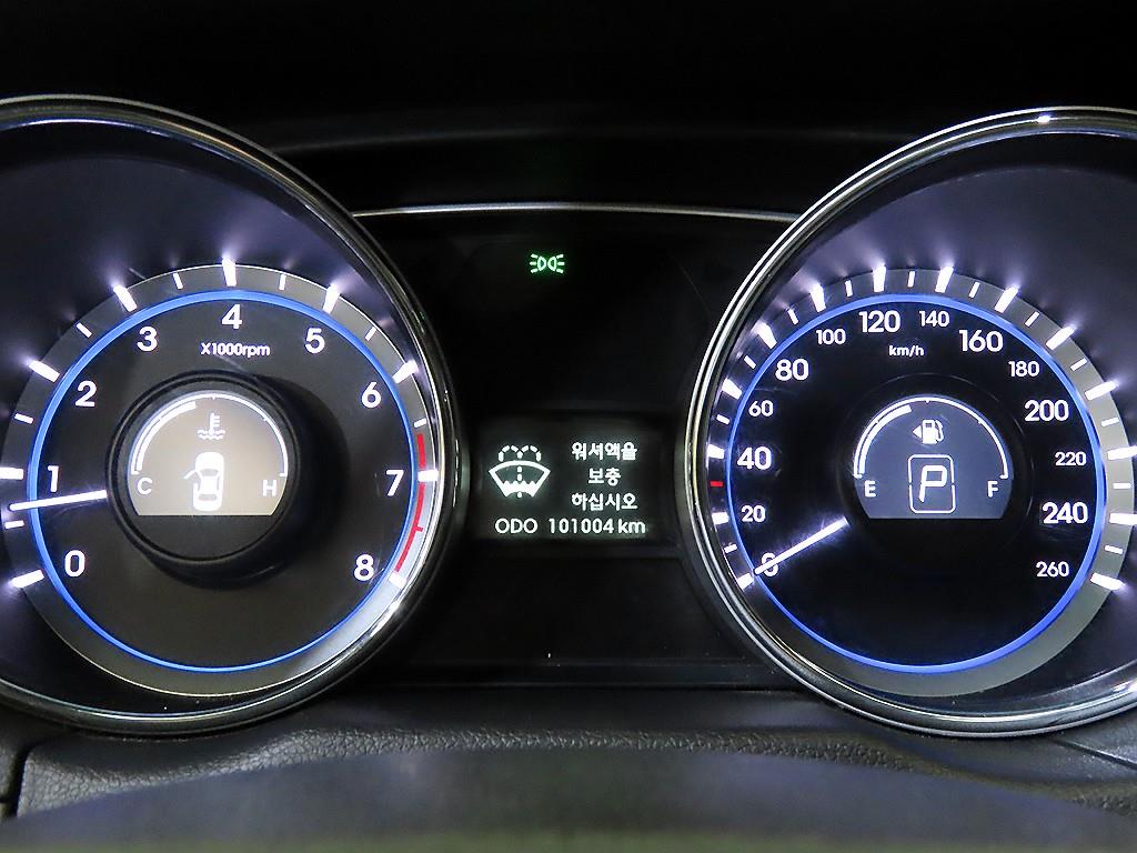 HYUNDAI Sonata - Vista 9