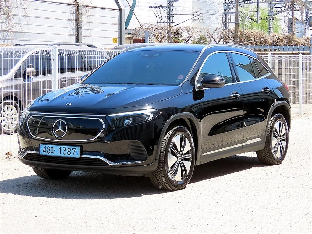 Mercedes Benz EQA - Vista 2