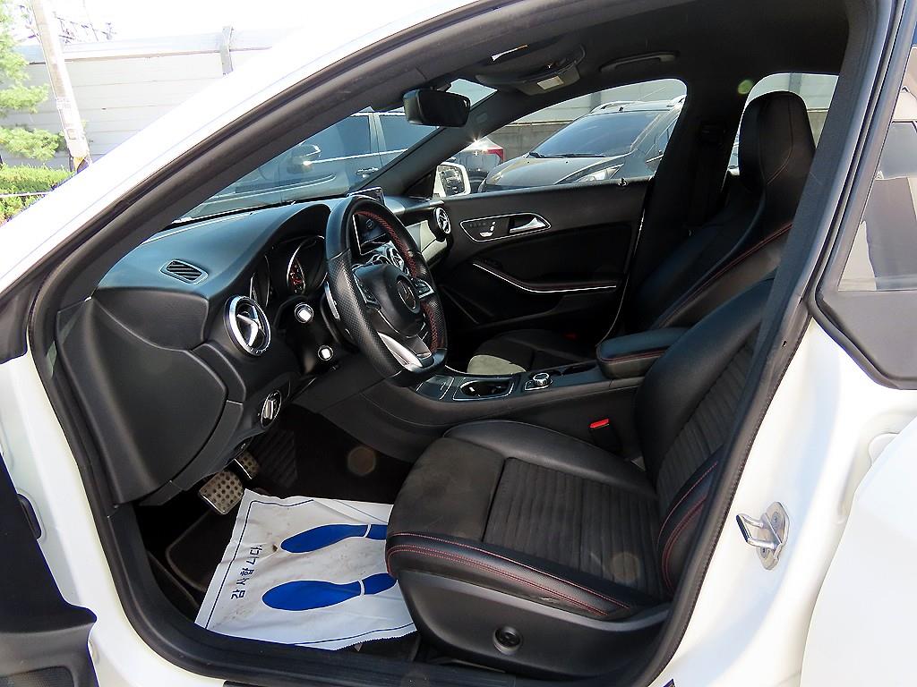 Mercedes Benz CLA Class - Vista 5