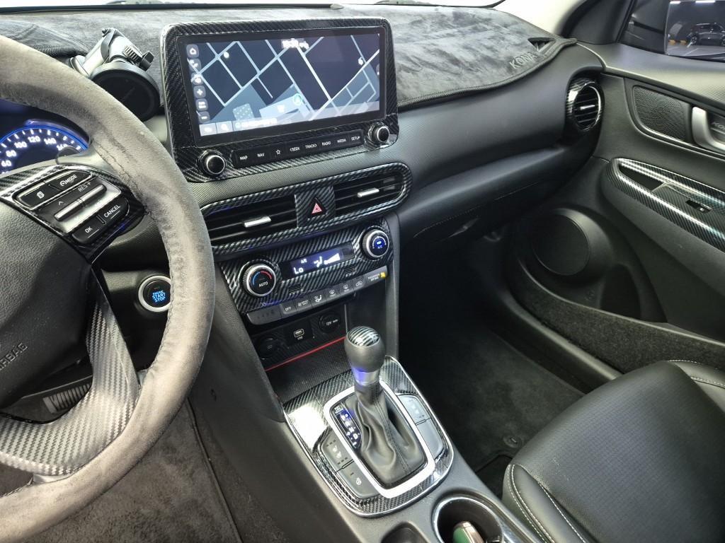 HYUNDAI Kona - Vista 10
