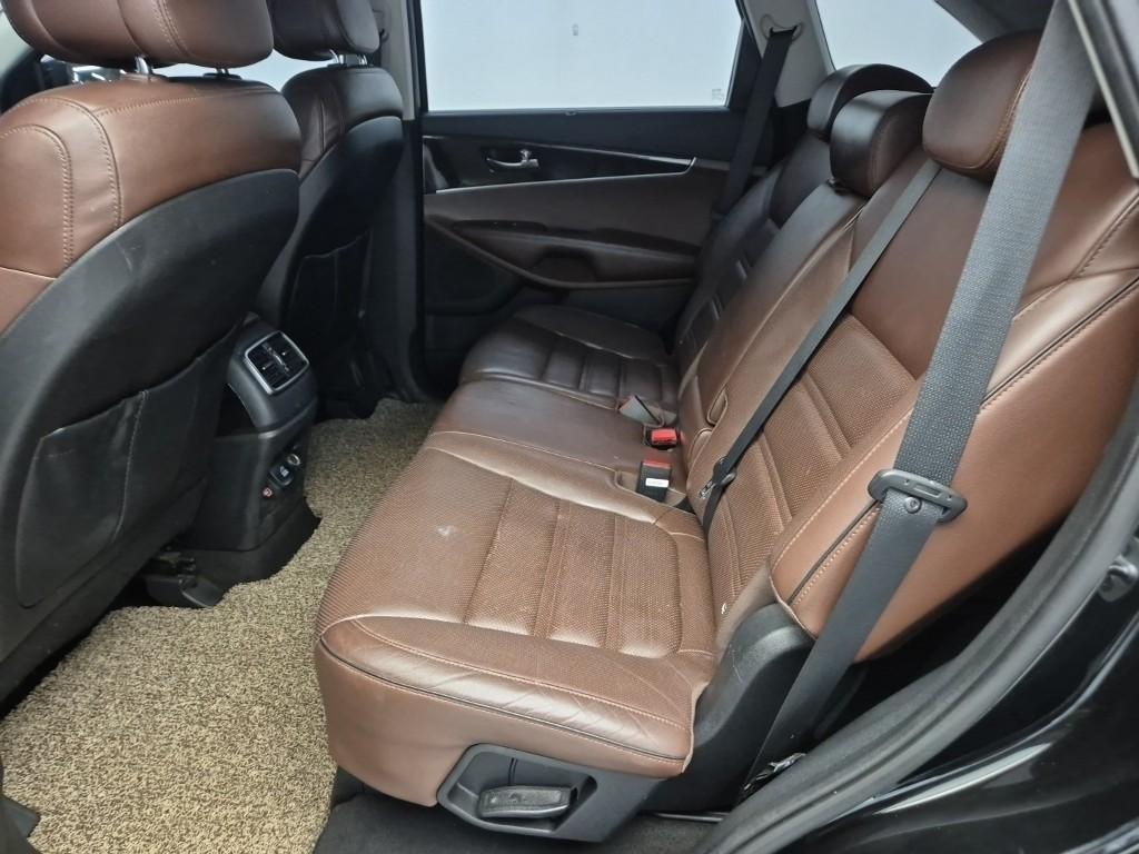 KIA Sorento - Vista 12