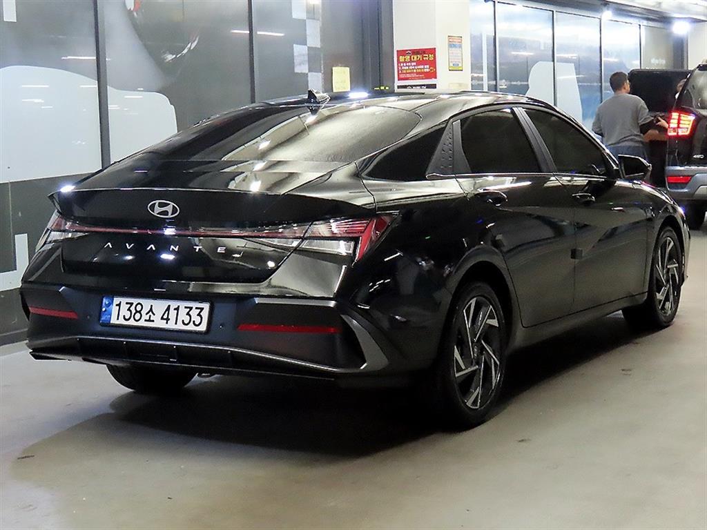 HYUNDAI Avante - Vista 4