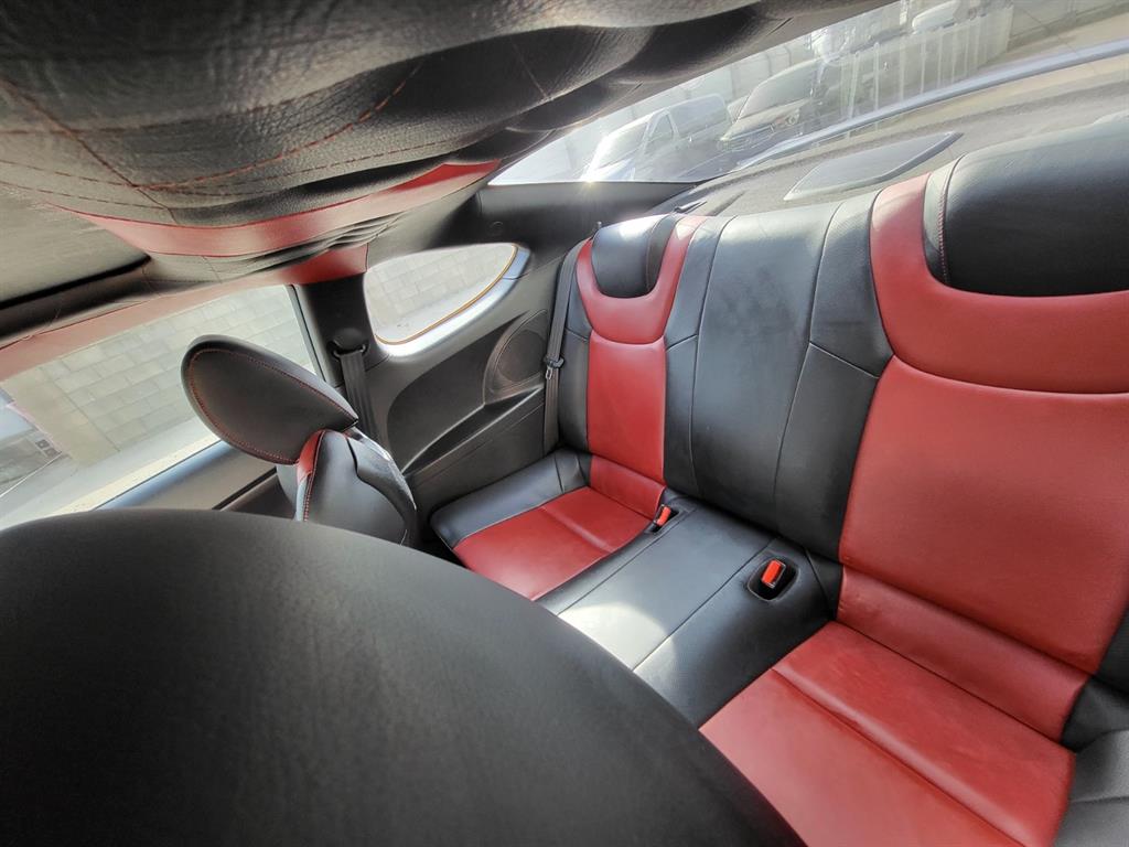 HYUNDAI Genesis - Vista 6