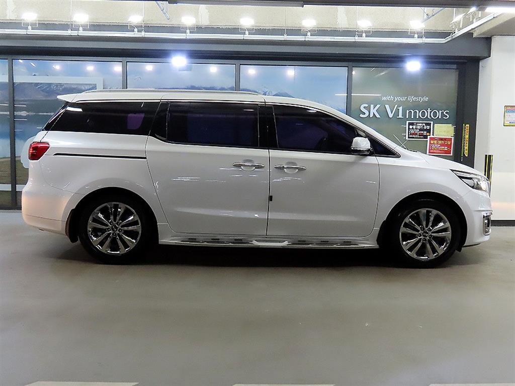 KIA Carnival - Vista 3