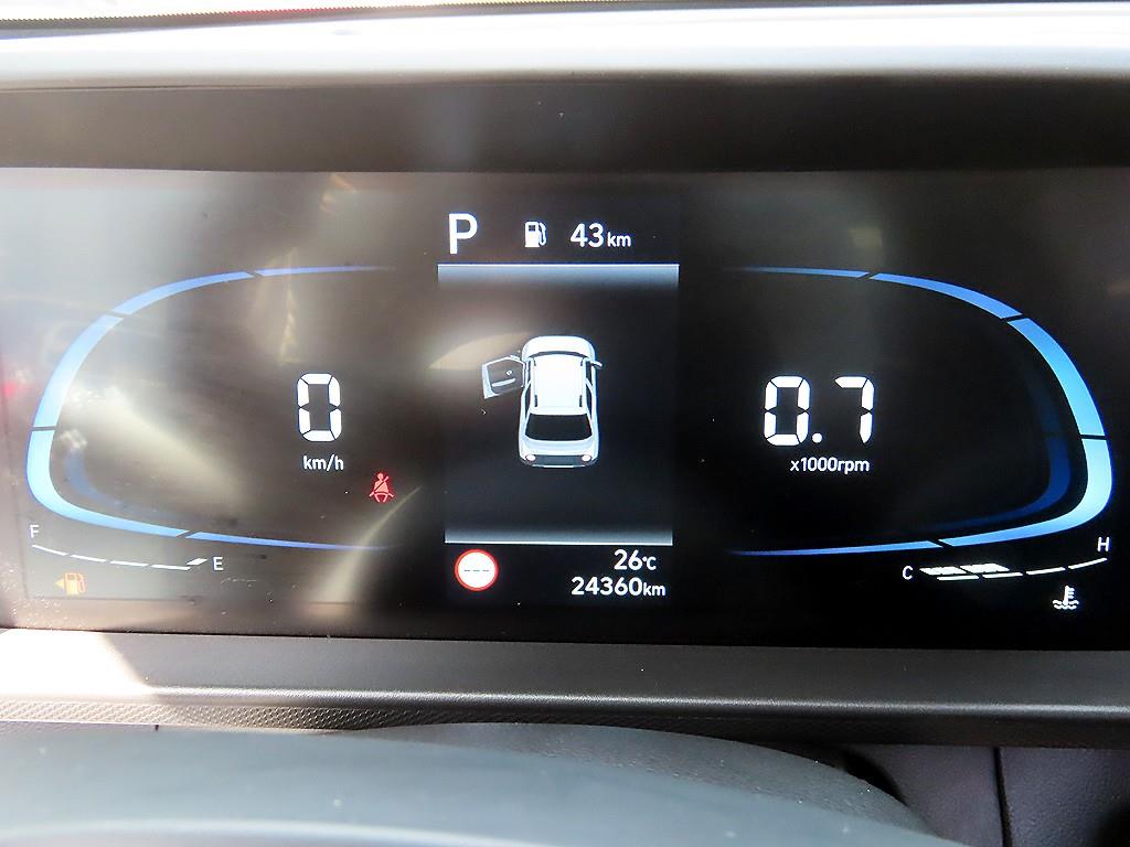 HYUNDAI Casper - Vista 9