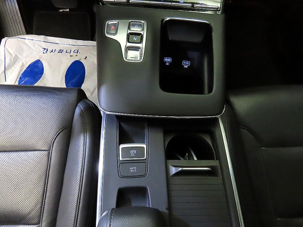 HYUNDAI Grandeur - Vista 12