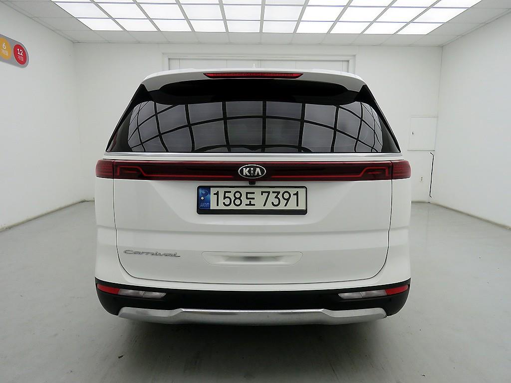 KIA Carnival - Vista 3