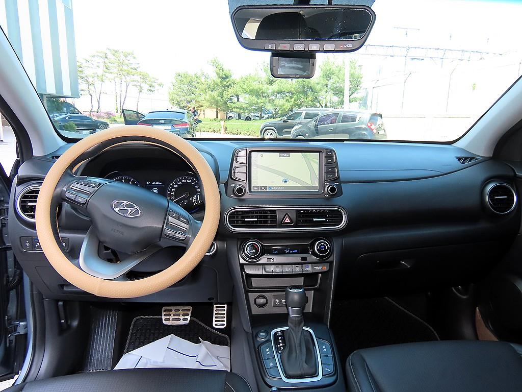 HYUNDAI Kona - Vista 7