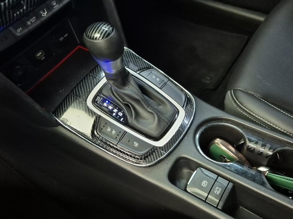 HYUNDAI Kona - Vista 8
