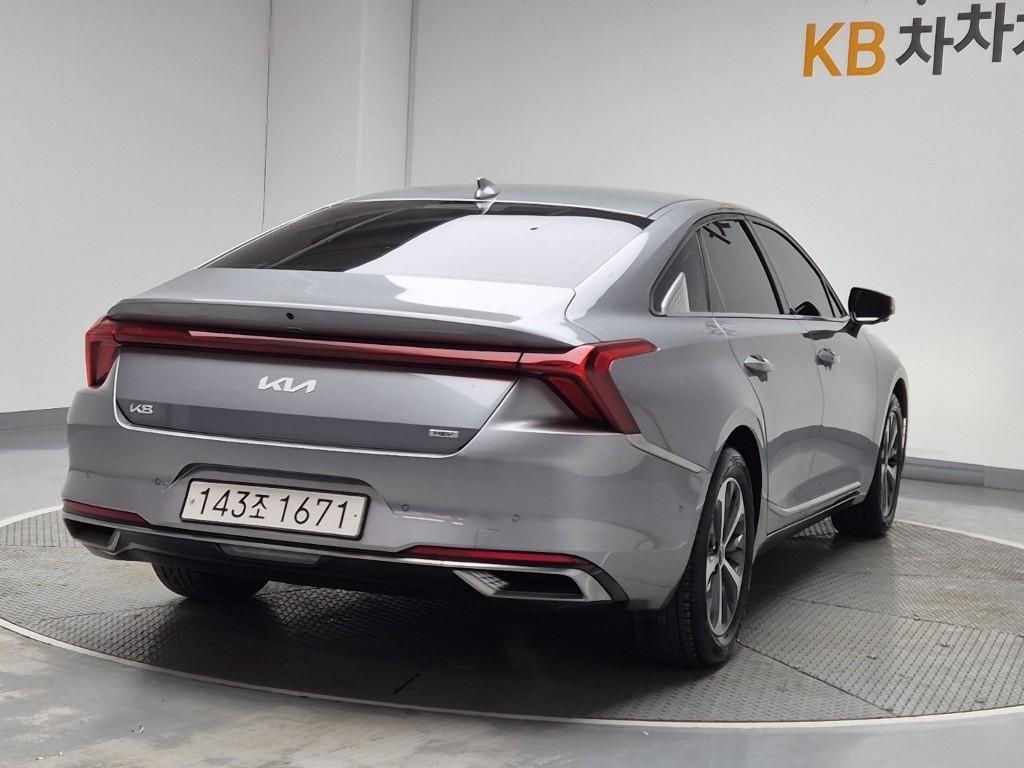 KIA K8 - Vista 3