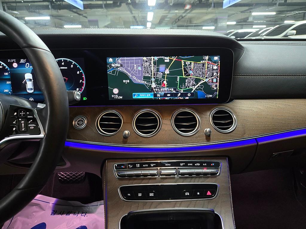 Mercedes Benz E class - Vista 10