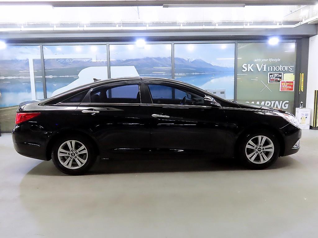 HYUNDAI Sonata - Vista 3