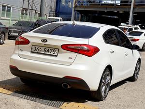 KIA K3 - Vista 8