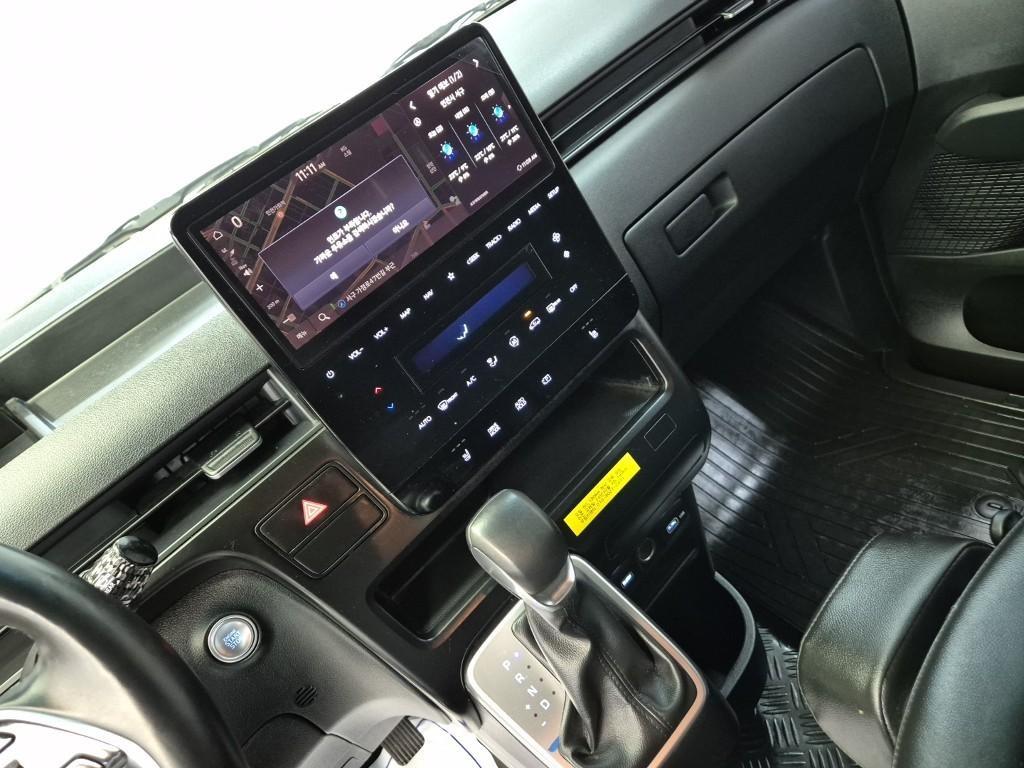 HYUNDAI Staria - Vista 10