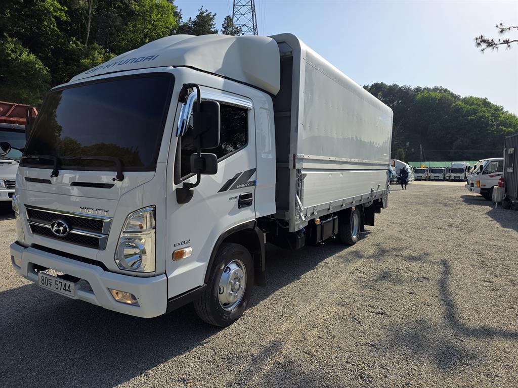 medium and large cargo truck - Vista 2