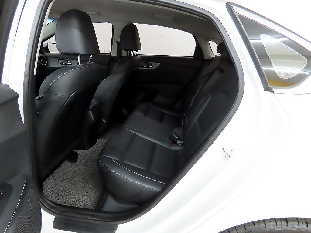 KIA K3 - Vista 6