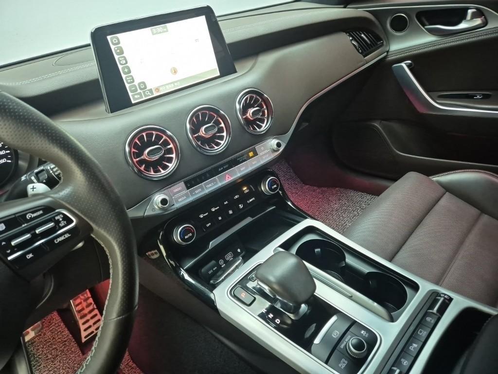 KIA Stinger - Vista 10