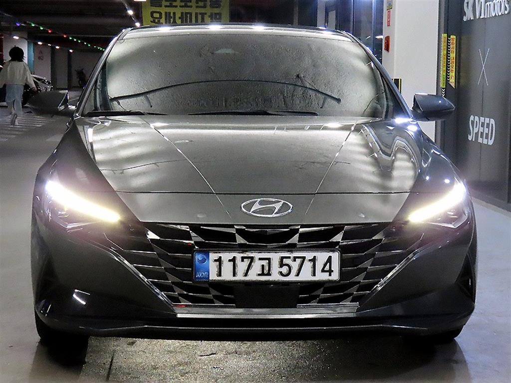 HYUNDAI Avante - Vista 2