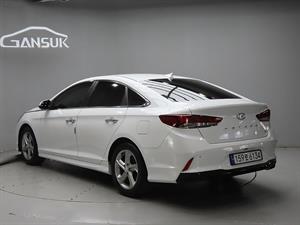 HYUNDAI Sonata - Vista 6