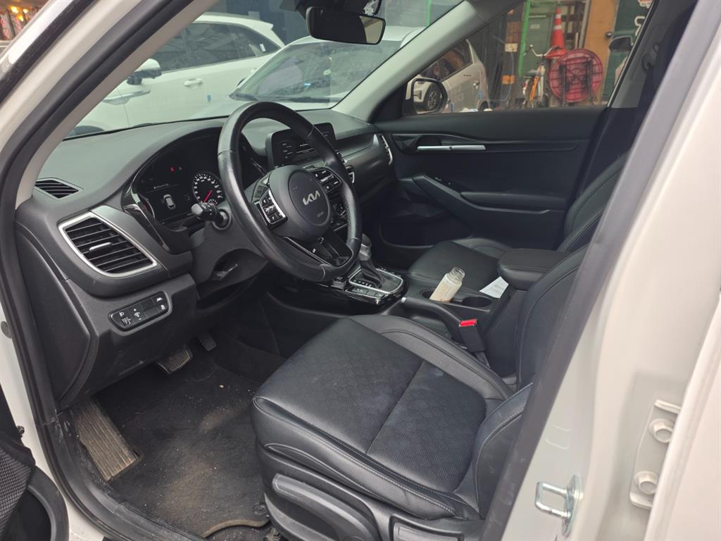 KIA Seltos 2023 Blanco - Importación desde Corea - HF Imports Iquique - Foto 15