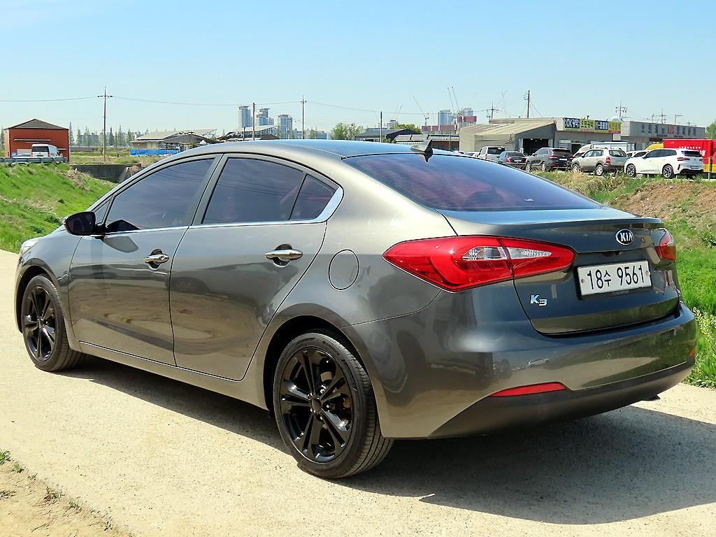 KIA K3 - Vista 3