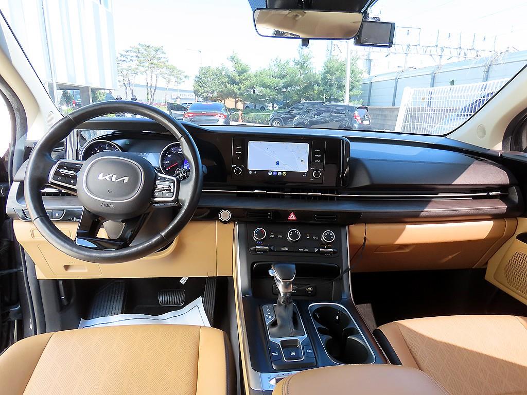 KIA Carnival - Vista 8