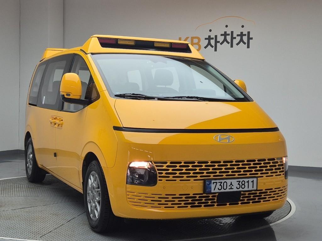 HYUNDAI Staria - Vista 4