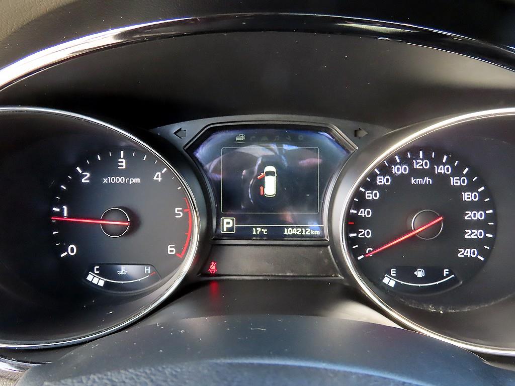 KIA Carnival - Vista 9