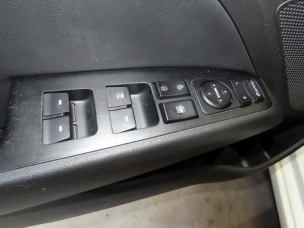 HYUNDAI Avante 2018 Blanco - Importación desde Corea - HF Imports Iquique - Foto 13