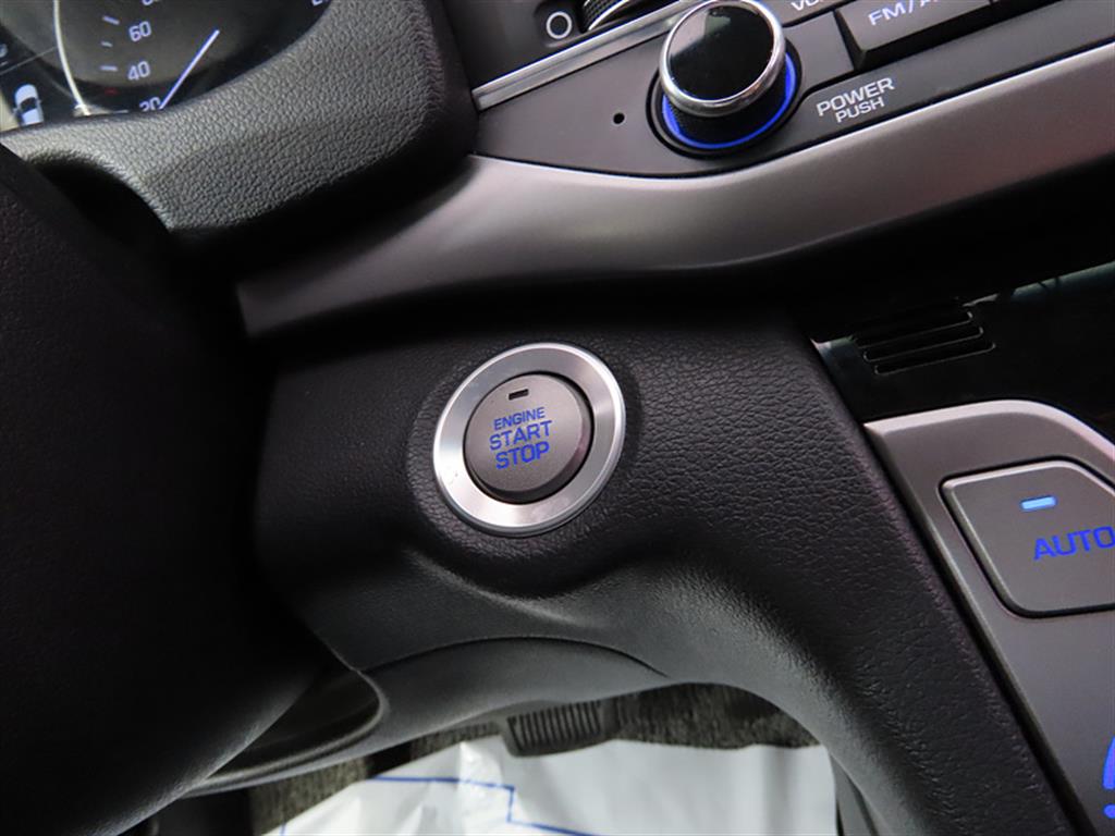 HYUNDAI Avante - Vista 10