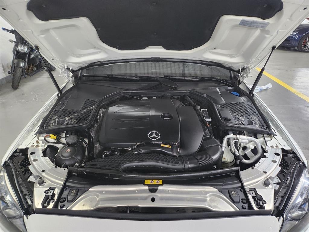Mercedes Benz C Class - Vista 10