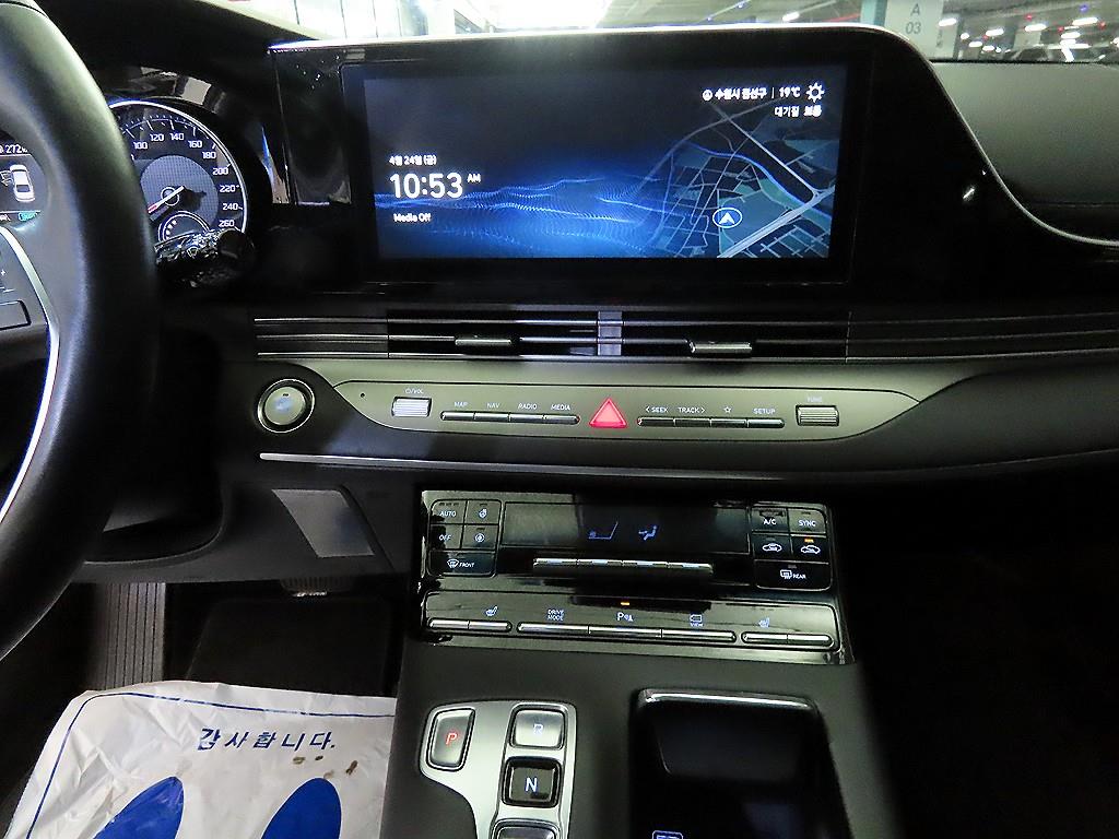 HYUNDAI Grandeur - Vista 11